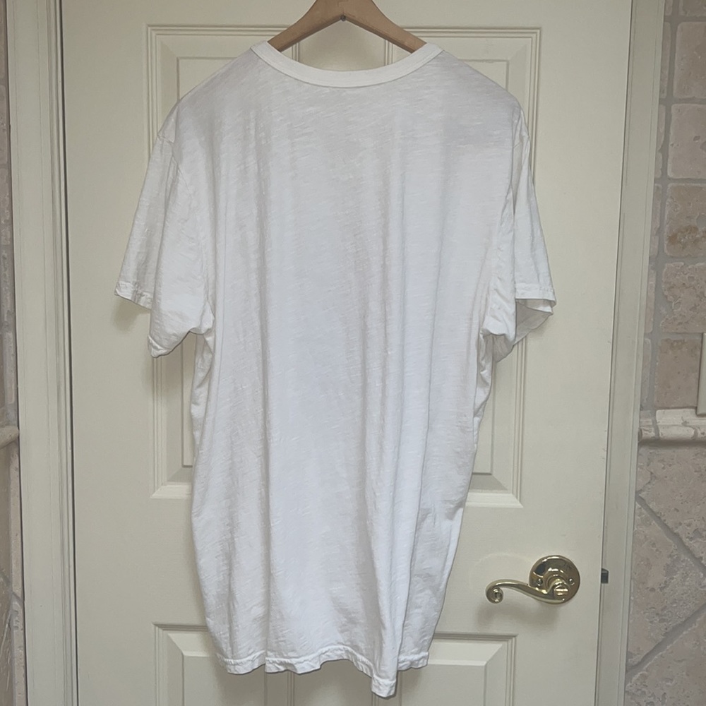 Vici Graphic Tee - Picture 6 of 6